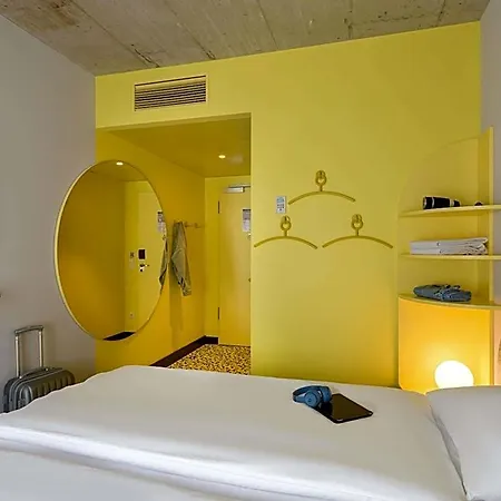 Ibis Budget מלון מונסטר